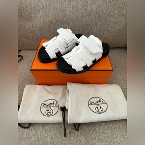 Brand New Hermès Chypre Sandals White Leather Women’s Size 35.5 Rare Size